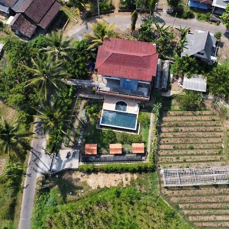 Pondok Isoke Bunggalow 外南梦 外观 照片